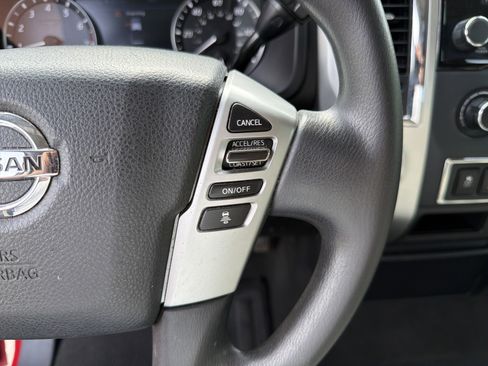 Used 2021 Nissan Titan SV w/ Accessory Utility Package image 11