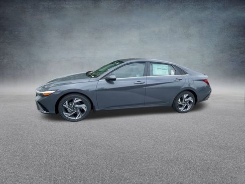 New 2025 Hyundai Elantra Limited image 10