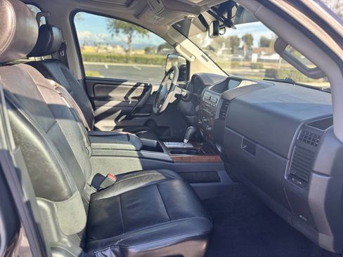 Used 2012 Nissan Titan SL w/ SL Technology Pkg image 18