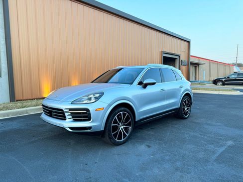 Used 2019 Porsche Cayenne AWD/4WD image 12