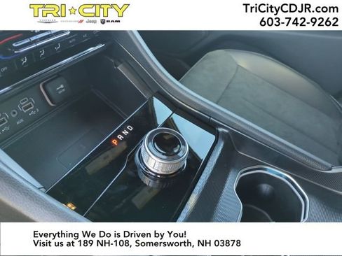 New 2025 Jeep Grand Cherokee Altitude image 23