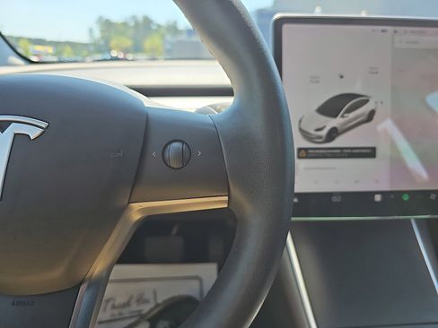 Used 2020 Tesla Model 3 Standard Range Plus RWD image 19