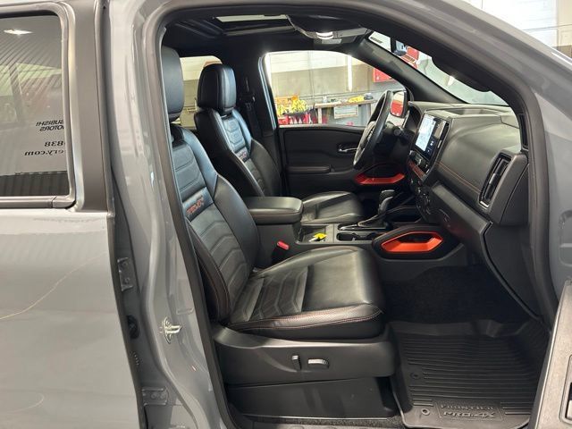 Certified 2025 Nissan Frontier PRO-4X w/ Pro Premium Package AWD/4WD image 17