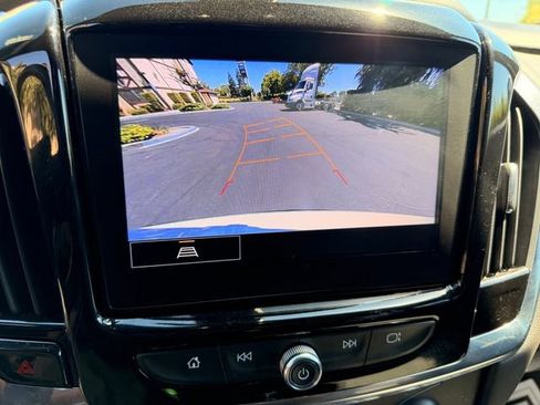 Used 2023 Chevrolet Traverse LT w/ LPO, Cargo Package AWD/4WD image 19