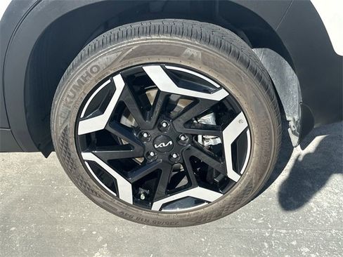 Used 2024 Kia Seltos SX image 13