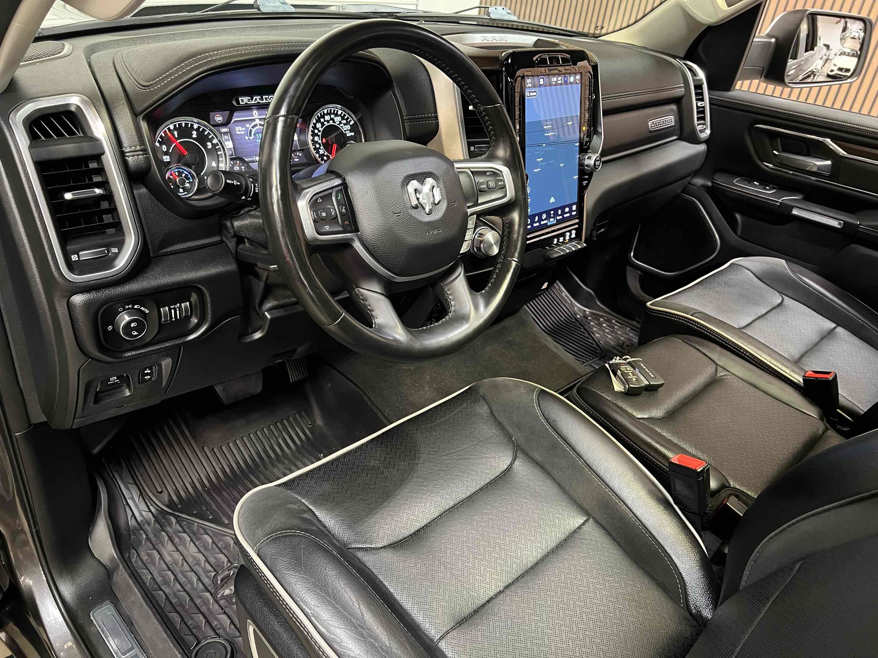 Used 2022 RAM 1500 Laramie RWD image 3