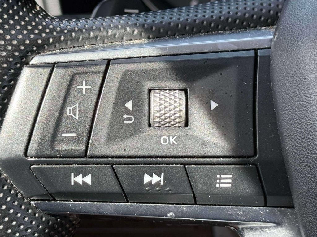 Used 2024 Mitsubishi Outlander SE Black Edition FWD image 20