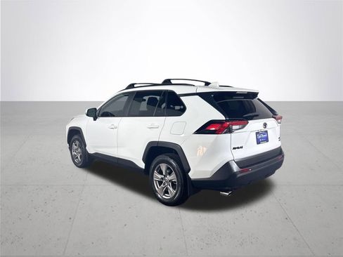 Used 2022 Toyota RAV4 XLE image 8