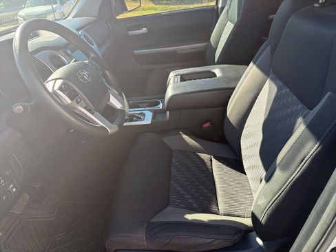 Used 2018 Toyota Tundra SR5 w/ SR5 Upgrade Package image 7