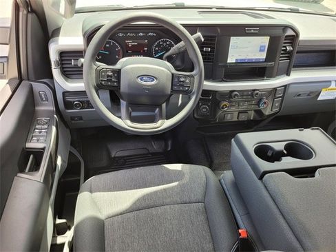 New 2025 Ford F450 XL w/ XL Chrome Package image 31