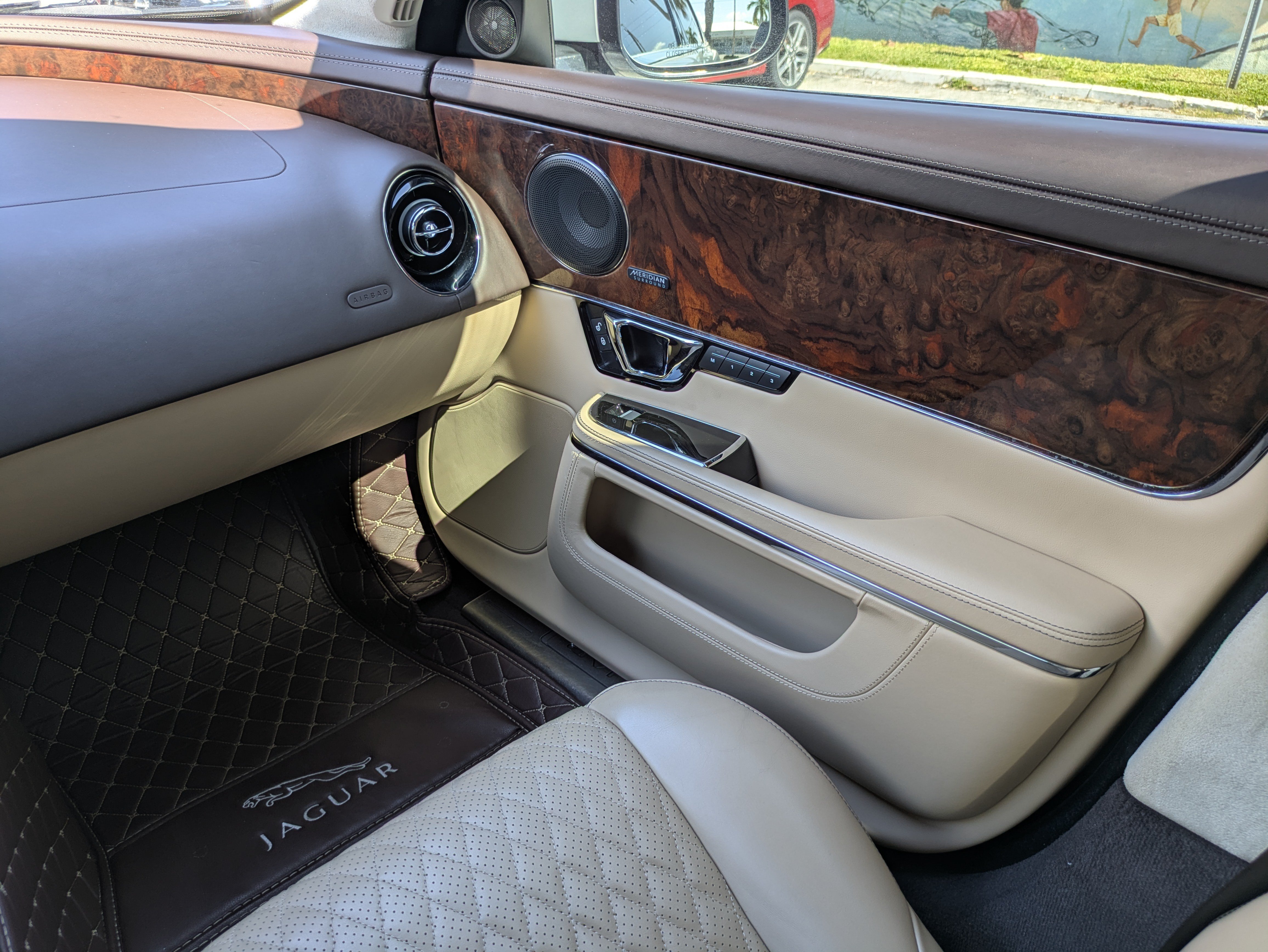 Used 2017 Jaguar XJ L Portfolio RWD image 18