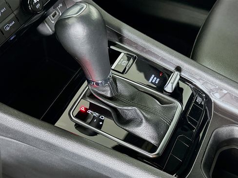 Used 2024 Jeep Compass Latitude image 24