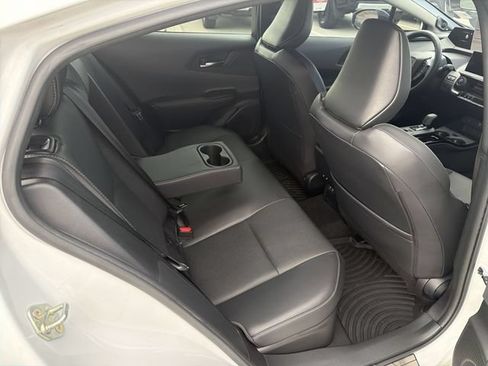 Used 2025 Toyota Prius Limited w/ Limited Premium Package FWD image 29