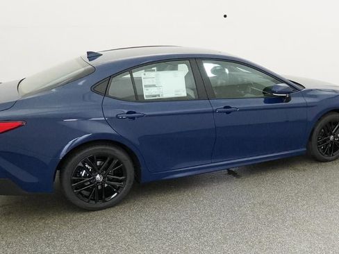 New 2026 Toyota Camry SE image 10