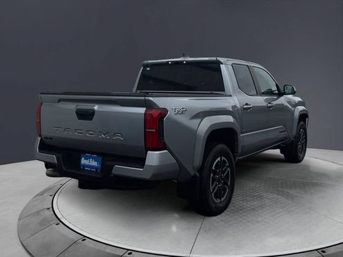 Used 2025 Toyota Tacoma TRD Sport AWD/4WD image 5
