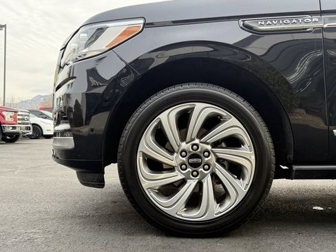 Used 2024 Lincoln Navigator Reserve image 32
