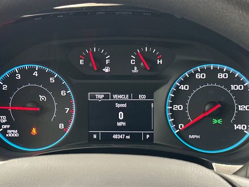 Used 2022 Chevrolet Traverse LS image 19