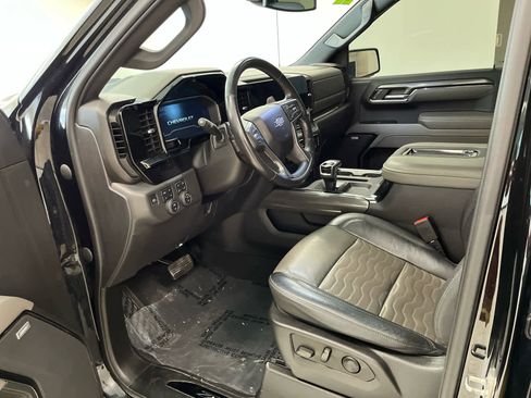 Used 2022 Chevrolet Silverado 1500 ZR2 image 21