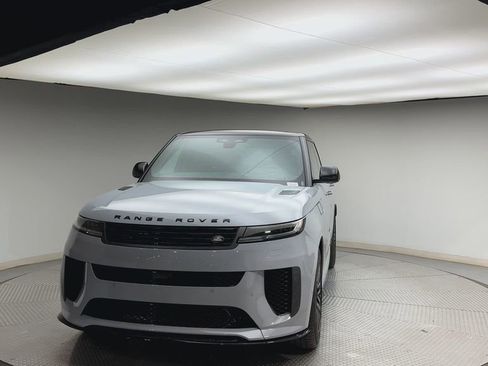 New 2026 Land Rover Range Rover Sport SV image 7