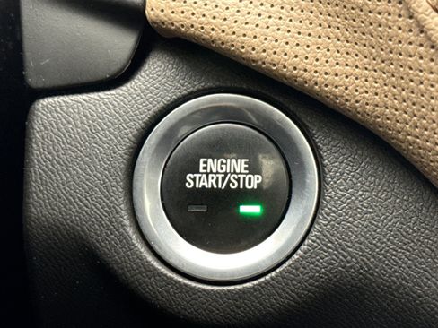 Used 2023 Chevrolet Equinox Premier image 23