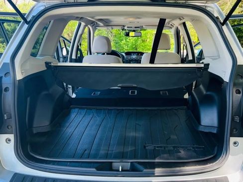 Used 2015 Subaru Forester 2.5i Premium AWD/4WD image 25