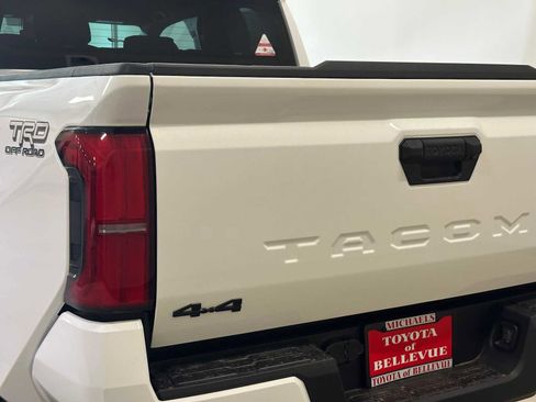 New 2026 Toyota Tacoma TRD Off-Road AWD/4WD image 15