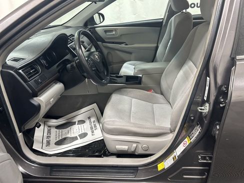 Used 2016 Toyota Camry LE image 23