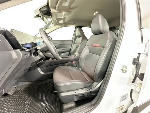 Used 2025 Nissan Kicks SR image 16