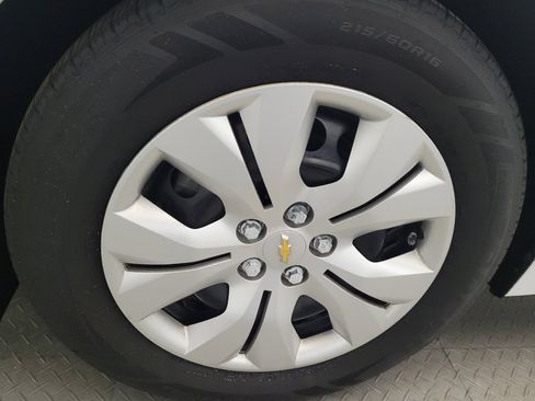 Used 2014 Chevrolet Cruze LS FWD image 31