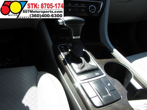 Used 2017 Kia Optima EX image 19