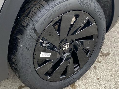 New 2026 Volkswagen Atlas SE FWD image 12