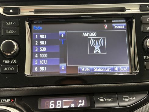 Used 2015 Toyota Prius C One FWD image 12