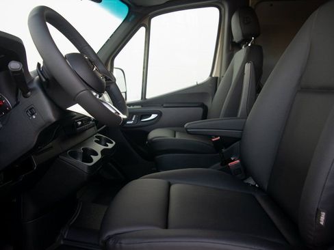 New 2025 Mercedes-Benz Sprinter 2500 image 26