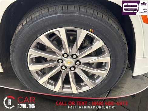 Used 2023 Chevrolet Traverse Premier FWD image 53