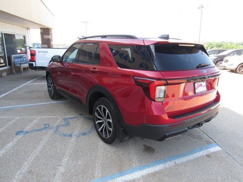 Used 2025 Ford Explorer ST-Line AWD/4WD image 7