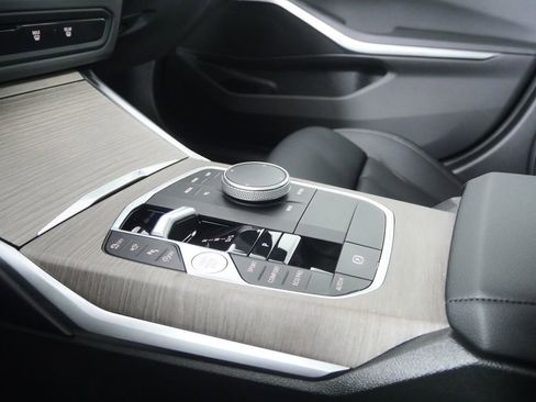 Used 2025 BMW 330i Sedan image 24