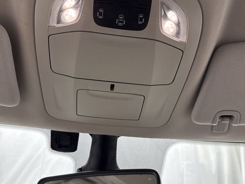 Used 2023 Chrysler Pacifica Touring-L FWD image 24