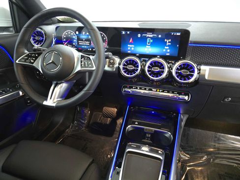 Certified 2026 Mercedes-Benz GLB 250 4MATIC image 11