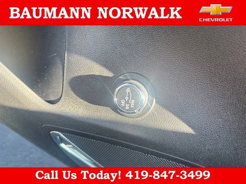 Used 2021 Buick Envision Essence w/ Technology Package I FWD image 18