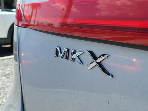 Used 2018 Lincoln MKX Premiere FWD image 18