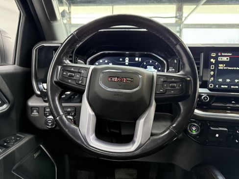 Used 2022 GMC Sierra 1500 Elevation w/ Preferred Package image 14