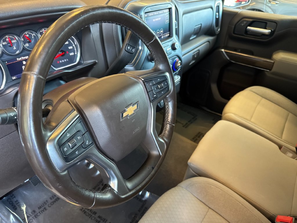 Used 2020 Chevrolet Silverado 1500 LT w/ Convenience Package AWD/4WD image 11