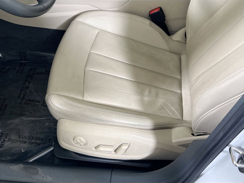 Used 2019 Audi A4 2.0T Premium w/ Convenience Package image 18