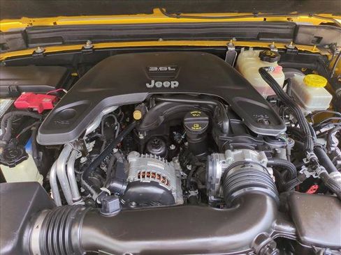 Used 2019 Jeep Wrangler Unlimited Rubicon AWD/4WD image 23