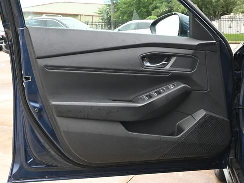 Used 2023 Honda Accord EX image 18