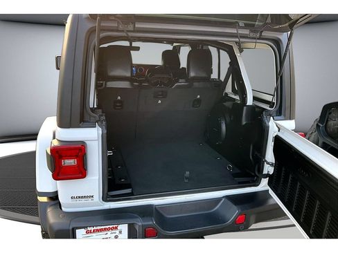 Used 2018 Jeep Wrangler Unlimited Rubicon AWD/4WD image 40