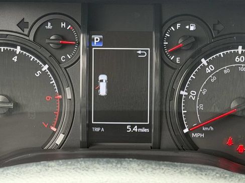Used 2022 Toyota 4Runner SR5 AWD/4WD image 16