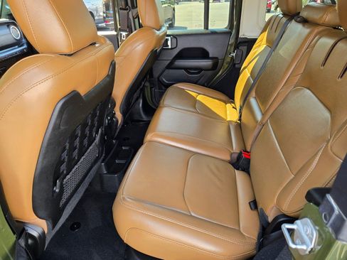 Used 2022 Jeep Wrangler Unlimited Rubicon 4xe w/ Cold Weather Group image 15