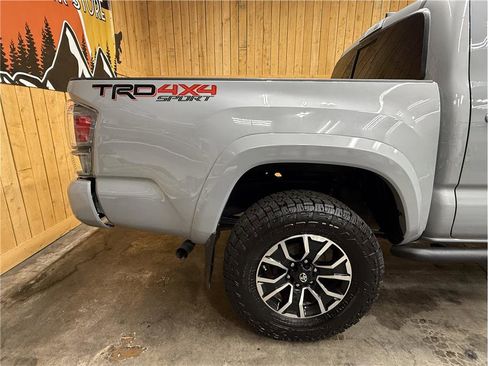Used 2020 Toyota Tacoma TRD Sport AWD/4WD image 8