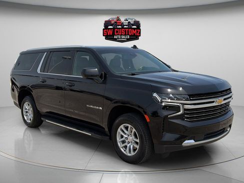 Used 2024 Chevrolet Suburban LT RWD image 7